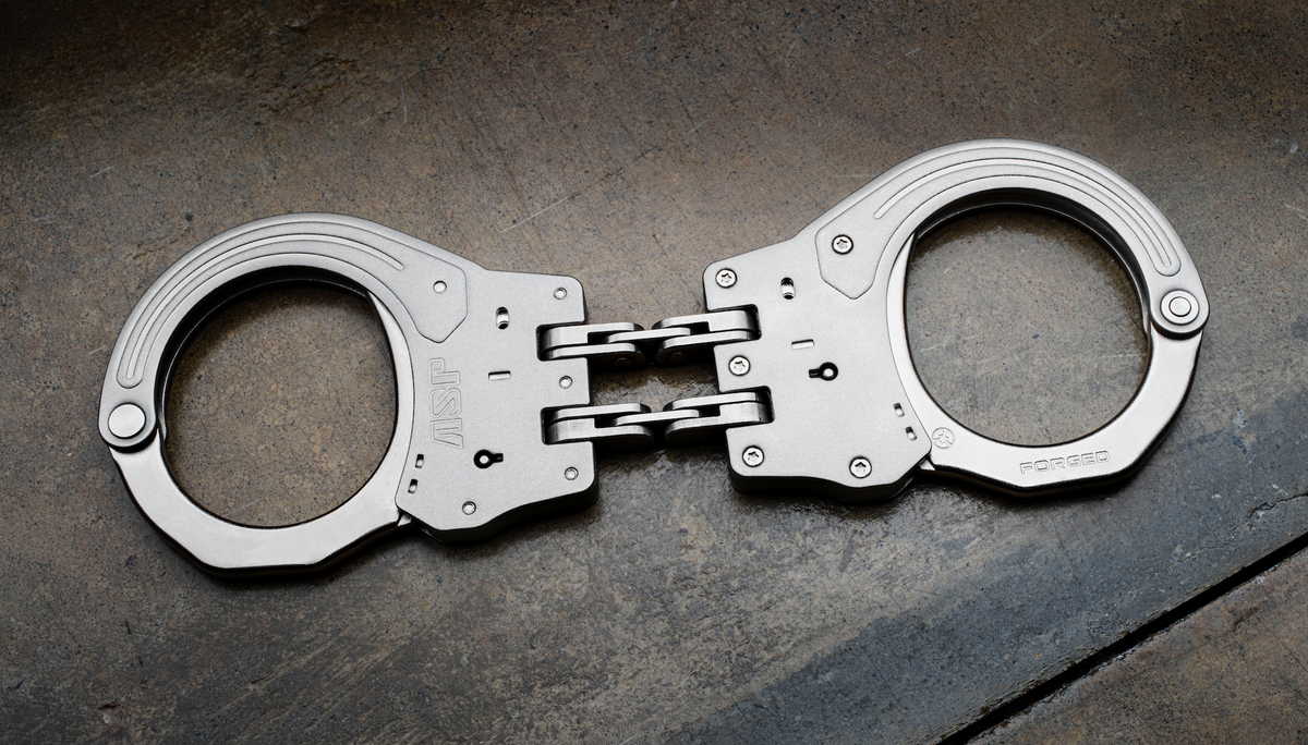 ASP Handschelle Sentry mit Gelenk aus Stahl