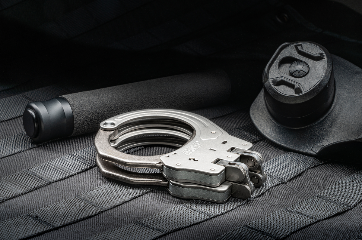 ASP Handschelle Sentry mit Gelenk aus Stahl