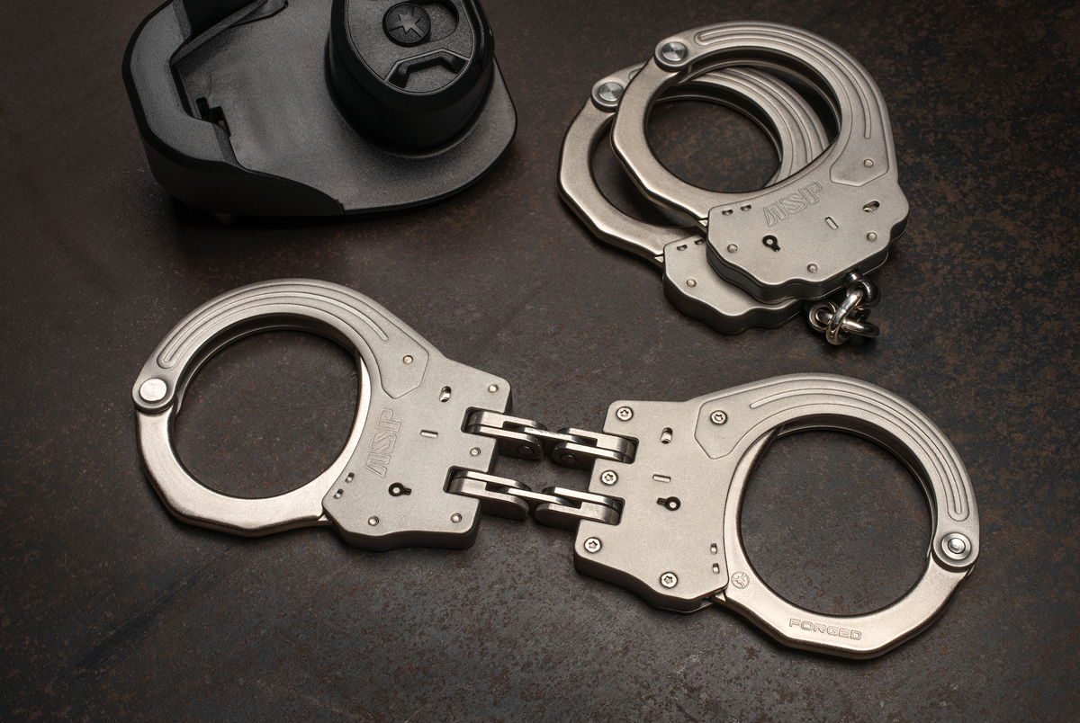 ASP Handschelle Sentry mit Gelenk aus Stahl